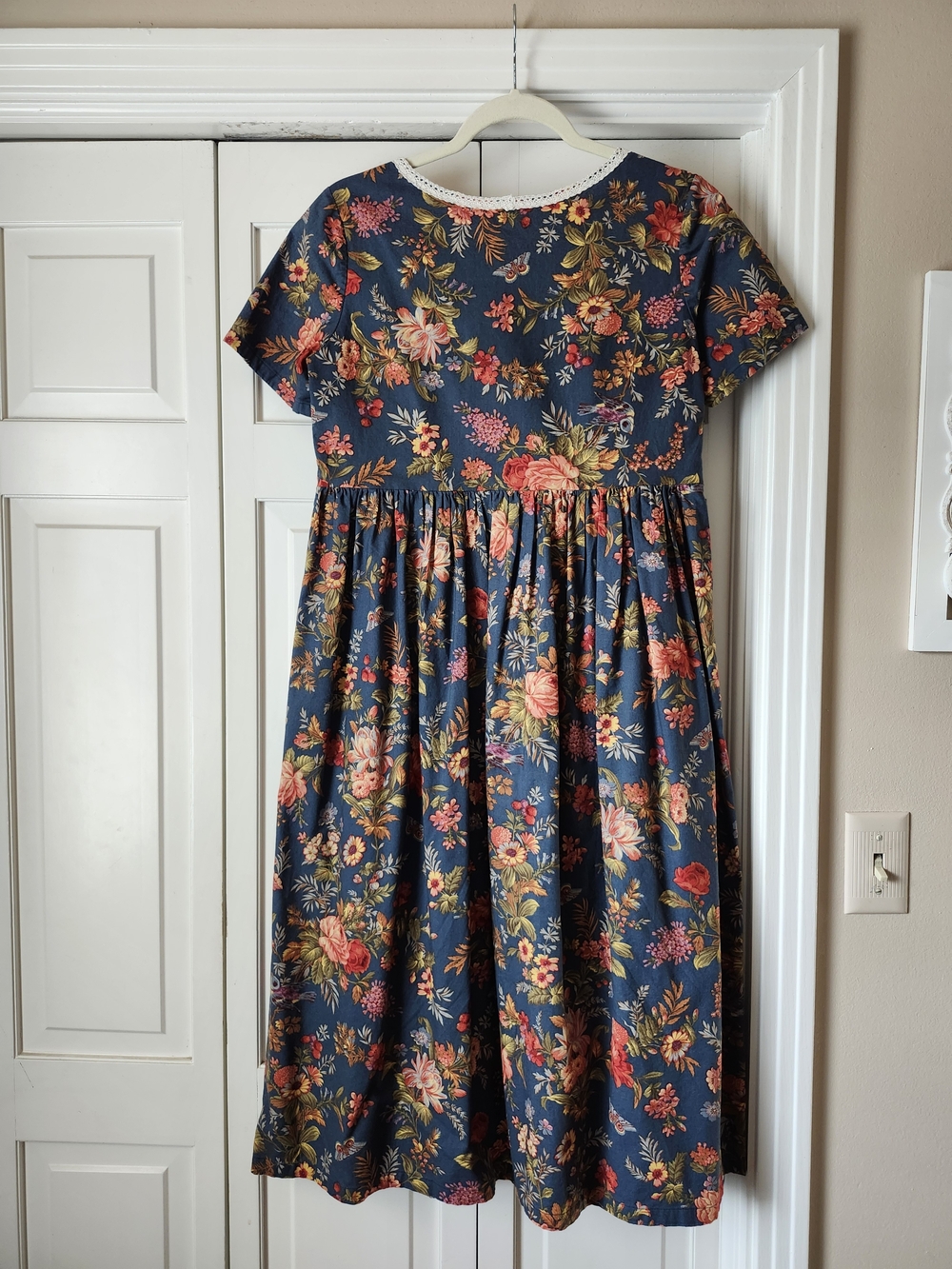 100% Cotton Blue Floral Short-Sleeve Dress - Picture 4 of 5